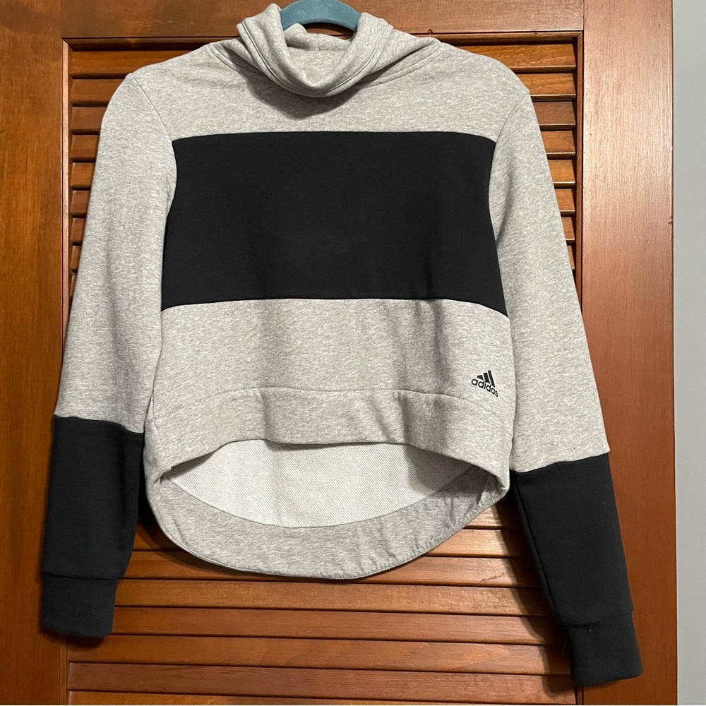 Adidas Cropped XS Grey/Black Turtleneck Sweatshirt